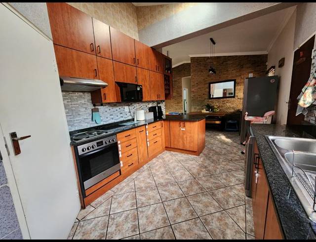 3 BEDROOM HOUSE FOR SALE IN ANNLIN